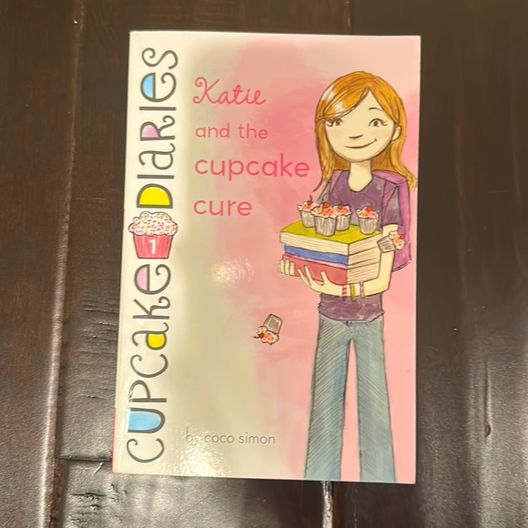 Cupcake Diaries (book 1) || Katie and the Cupcake Cure || by coco simon - Picture 1 of 2